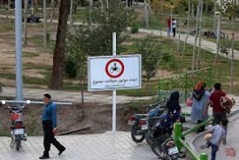 تردد موتورسیکلت درون پارک ها ایمنی مردم را به خطر می اندازد