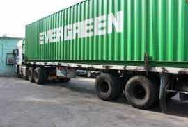 فرمانده انتظامی استان اصفهان خبر داد  :   جاساز حرفه ای محموله سنگین کالای قاچاق در کامیون تانکردار