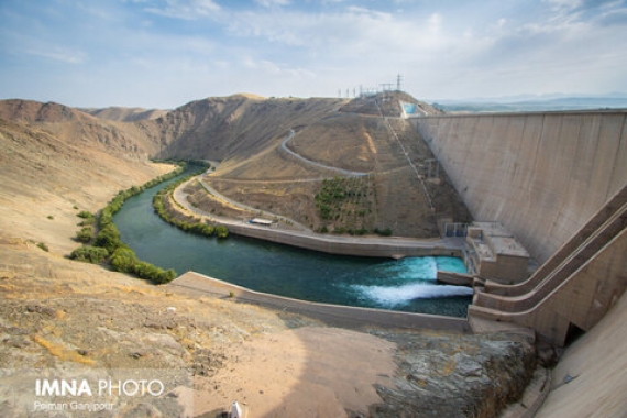 معاون حفاظت و بهره برداری شرکت آب منطقه ای اصفهان: یک سوم مخزن سد زاینده‌رود آب دارد