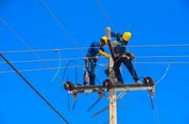 همزمان با سراسر کشور صورت گرفت:  بازسازی شبکه های توزیع برق در استان اصفهان